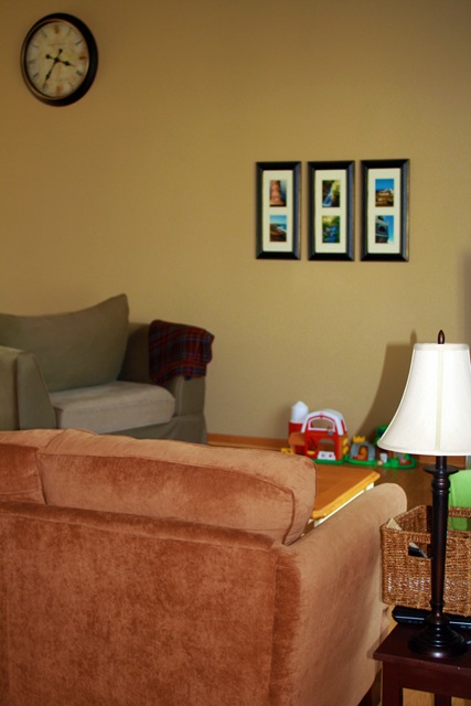 [living room2[8].jpg]