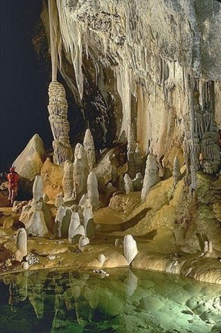 [7.Lechuguilla Cave in Carlsbad Caverns National Park[3].jpg]