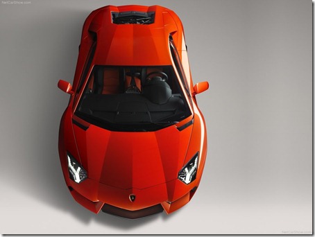 2012-Lamborghini-Aventador-LP700