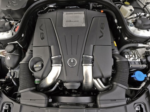 [2012-Mercedes-Benz-CLS550-Engine-View[3].jpg]