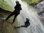Rappel dans la cacade de 20 m. Facile!