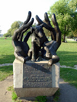 Krakow: anderer Hund, gleiche Geschichte, ähnliches Denkmal – 09-Sep-2003