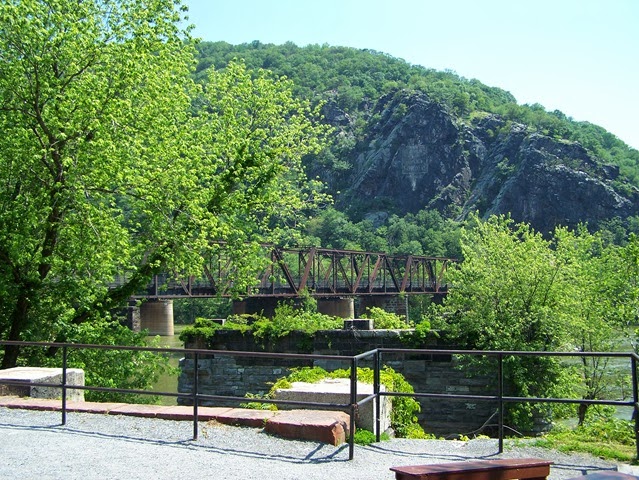 [100_79293.jpg]