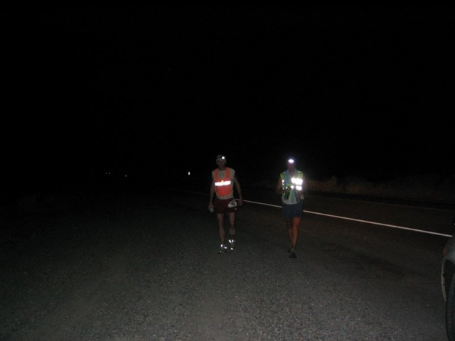 [people running at night[2].jpg]