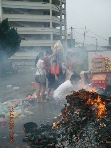 [DSCN28211.jpg]