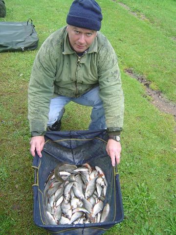 [22lb 2oz of roach[2].jpg]