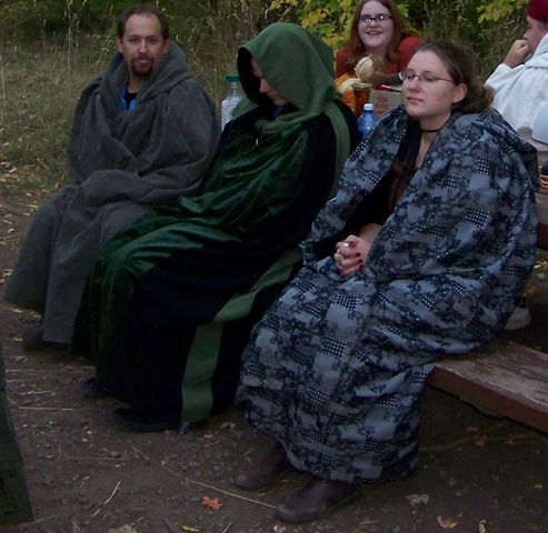 [3SeatedCloaks[3].jpg]