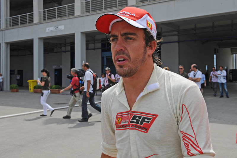 alonso-surprised-with-non-competitive-ferrari-20950_1.jpg