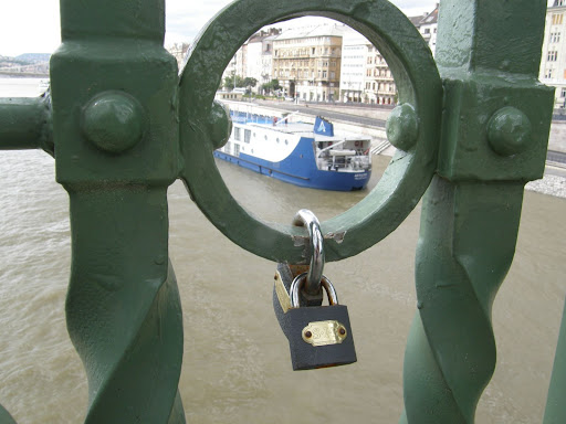 Budapest,  blog,  Szabadság híd, lakat,  szív hangja, romantika