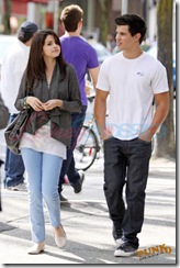 taylor-selena-date-18-18may09