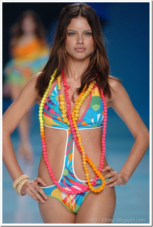 Brazilian Supermodel  Adriana Lima Fully Loaded Picture Gallery_42-lima