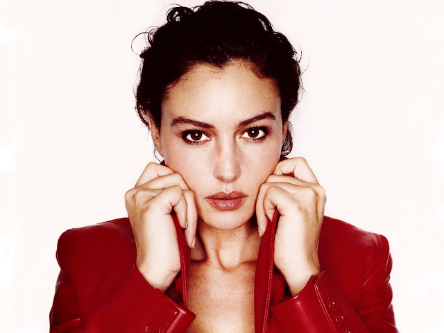 Hot and Sexy Monica Bellucci Wallpapers.jpg