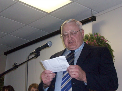 WCSD Interim Supt. Dave Sextro announces the grant during the chamber dinner (KCII NEWS)
