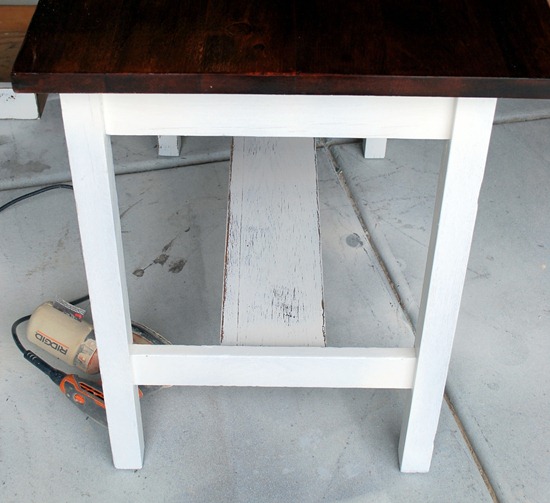 [white desk 001[4].jpg]