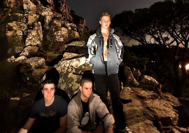[3GUYS LOOKING[5].jpg]