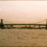 Le pont de Williamsburg sur la rivière de l'Est à New York
