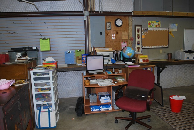 [computer work area[2].jpg]