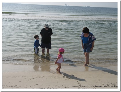 kidsonbeach09_1175