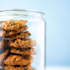 Chewy Oatmeal Raisin Cookies