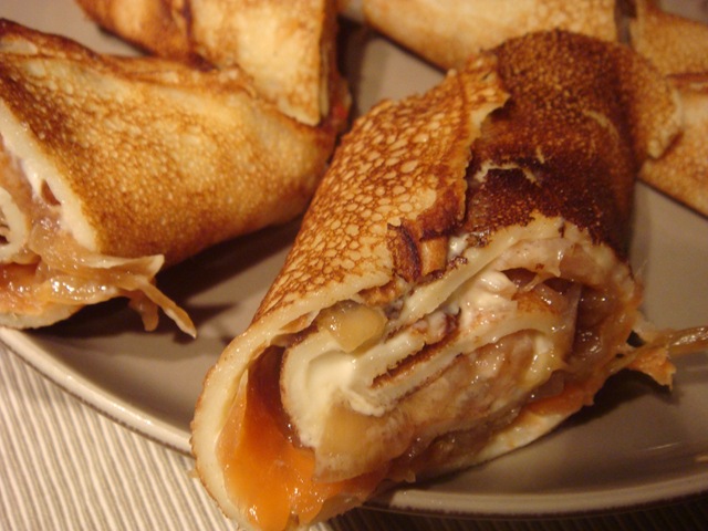 [Crepes rellenos de ahumados y cebolla caramelizada.jpg]