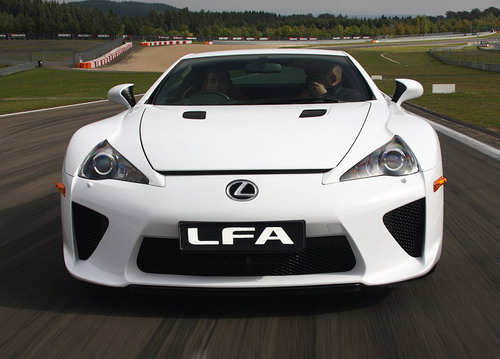 On the eve of official presentation supercar Lexus LFA some foreign 