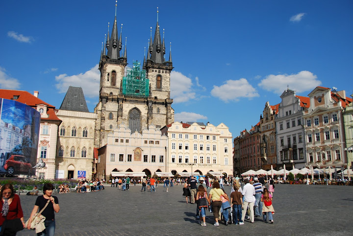 午後的布拉格舊城廣場。