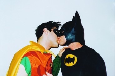 [batman_robin_kisses_photo[2].jpg]