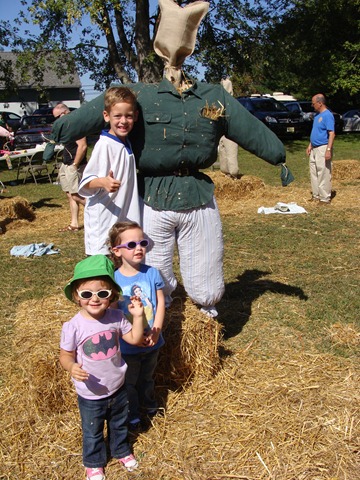 [October 2010 - Build Your Own Scarecrow (9)[2].jpg]