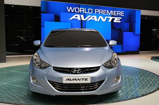 2011-Hyundai-Elantra-8.JPG