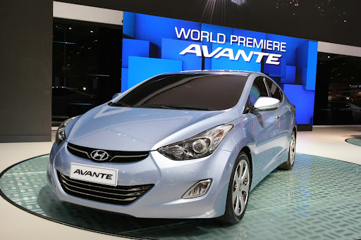 2011-Hyundai-Elantra-9.JPG