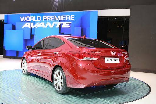 2011-Hyundai-Elantra-18.JPG