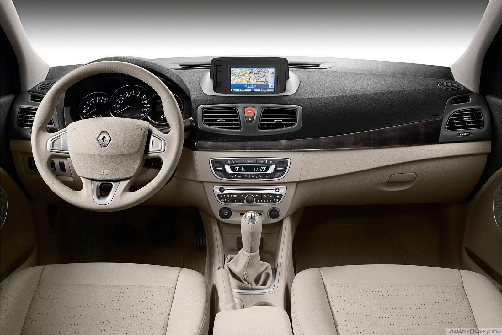 [auto-diary.ru_Renault_Fluence_9.jpg]