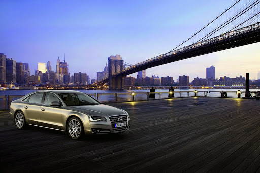 2010-Audi-A8-5.jpg