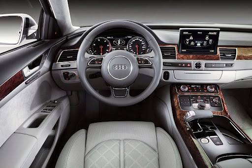 2010-Audi-A8-34.jpg