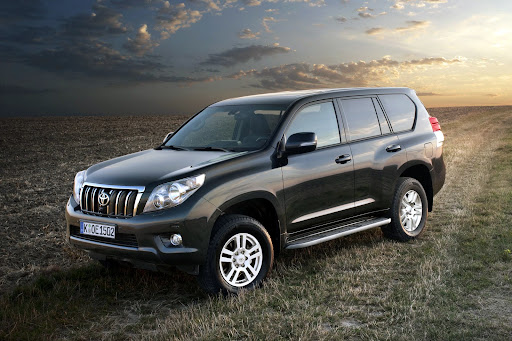 2011-Toyota-Land-Cruiser-Prado-03.jpg