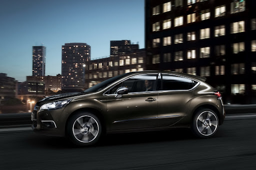 2011-Citroen-DS4-09.jpg