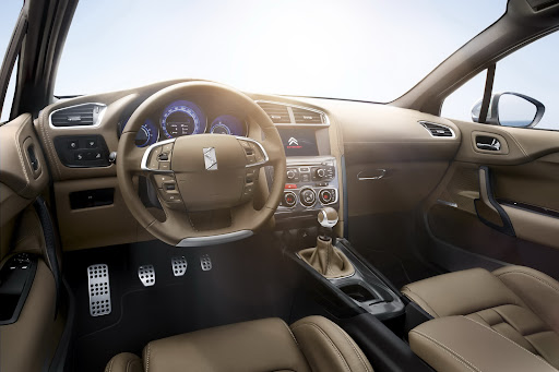 2011-Citroen-DS4-12.jpg