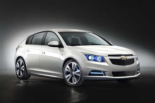 2011-Chevrolet-Cruze-Hatchback-01.jpg