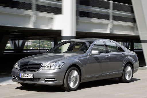 Mercedes-Benz-S350 BlueTec-Start-Stop-02.jpg