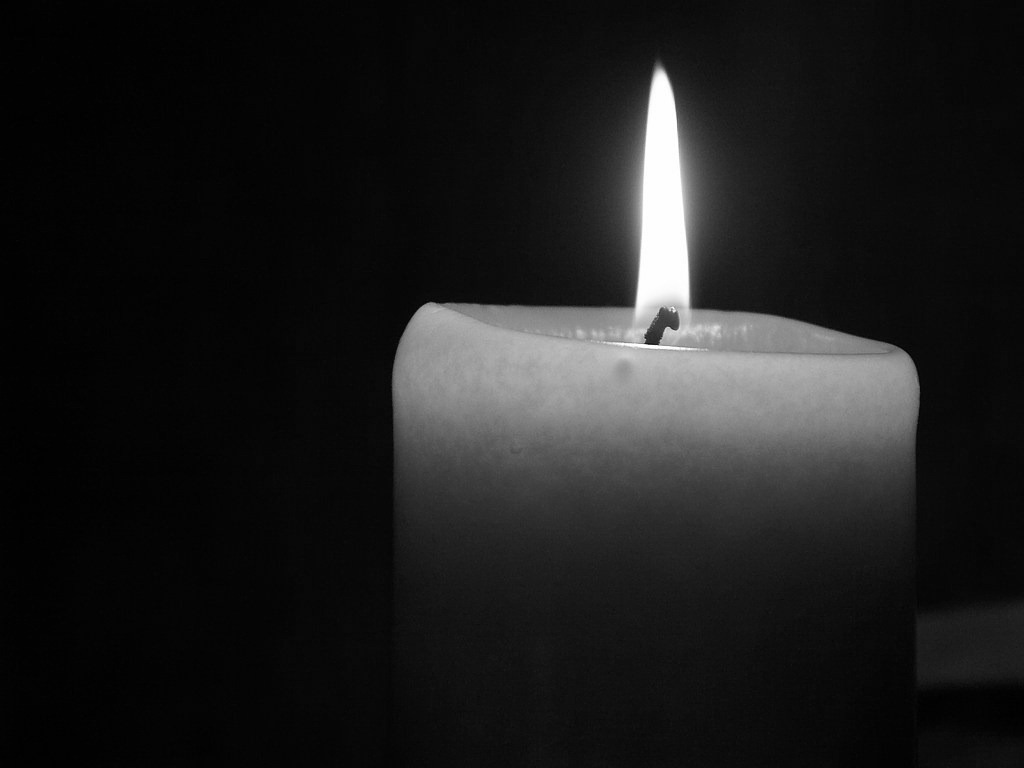[burning-candle6.jpg]