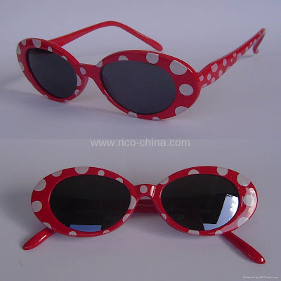 RayBan Wayfarer Sunglasses with UV400 lenses Avail 2010 Sunglasses Trend
