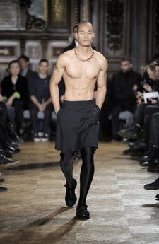 Dior Homme does Amish chic capt.fwd20520100123 givenchy Dior Homme does Amish chic