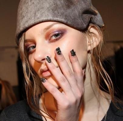 Trend Bite: Shrapnel Manicures? Cushnie%20et%20Ochs%20Fall%20Winter%202010%202 Trend Bite: Shrapnel Manicures?