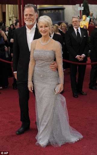 article 1256195 089DE07B000005DC 308 196x652 popup Oscars Award 2010: Best Actress Sandra Bullock leads Kate Winslet and Cameron Diaz in a shimmering display of silver 
