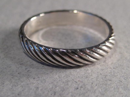 il 430xN.58296615 Ring: An accessory for a modern man