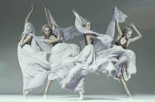 jan masny photgraphy ballet 5 600x395 Monochromatic Ballet Squad By Jan Masny