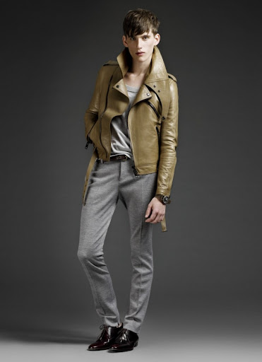 1c439099 e6b6 43e5 bce7 3357fb83f768 Burberry Prorsum Resort 2011 Collection