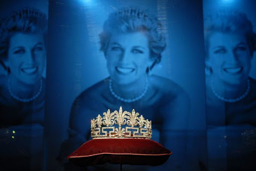 National%2BConstitution%2BCenter%2BHosts%2BDiana%2BCelebration%2BFfS40sx2qrSl Princess Diana Dress Sold for $279,000
