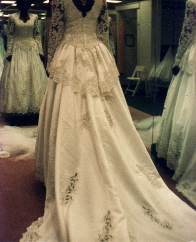 [gown back[5].jpg]