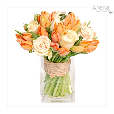 [weddings-orange-tulips-peach-roses-table-decor-lg[2].jpg]